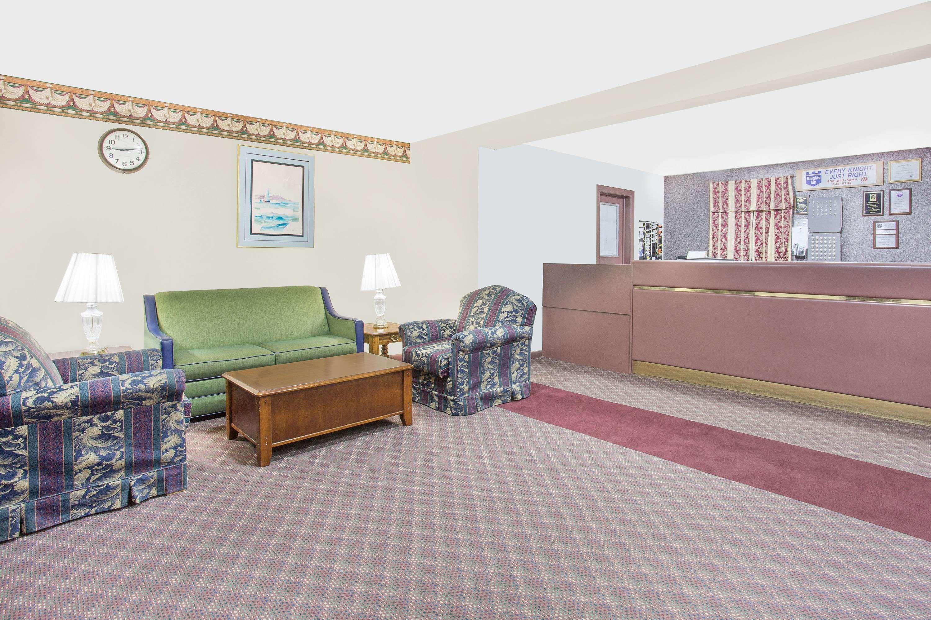 Knights Inn Emporia Extérieur photo