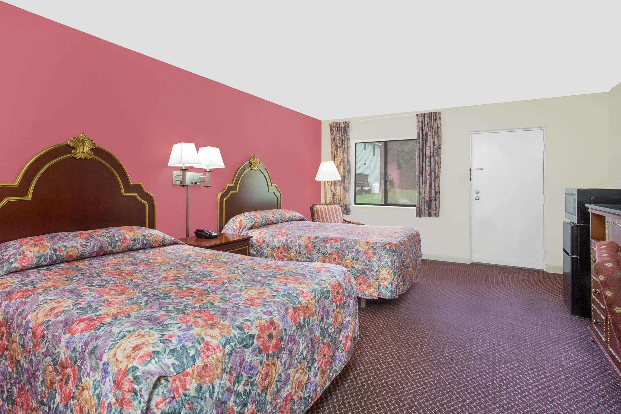 Knights Inn Emporia Extérieur photo